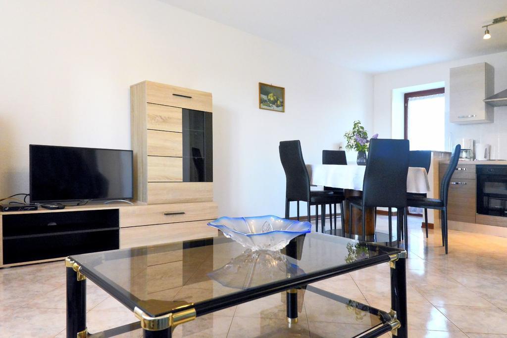 אומאג Apartment Milena מראה חיצוני תמונה